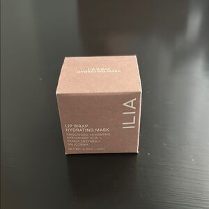 SOLD NWT ILIA Lip Wrap Hydrating Mask